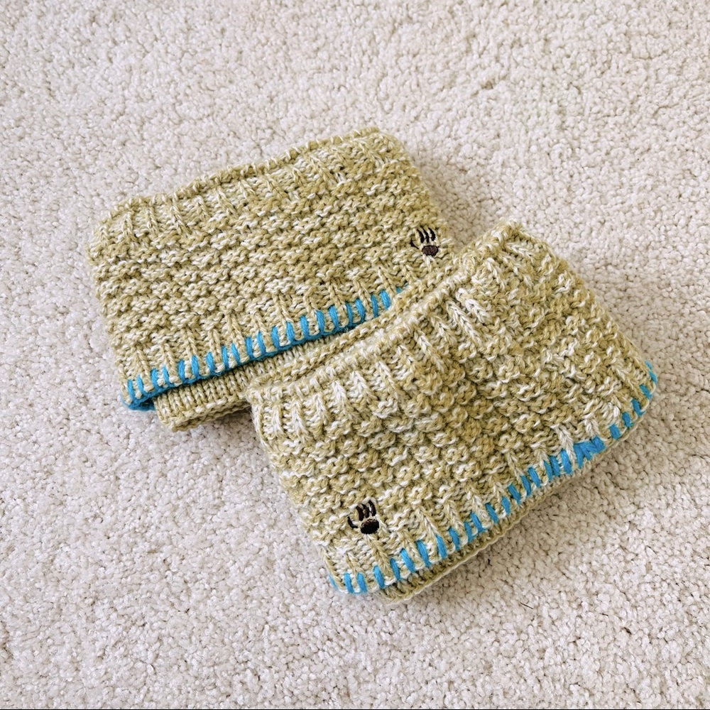 🌹 BearPaw Green and Blue Knit Boot Cuffs